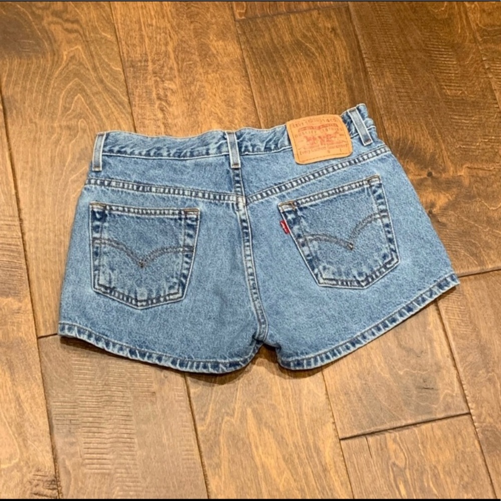 Vintage Levi jean shorts Size 9